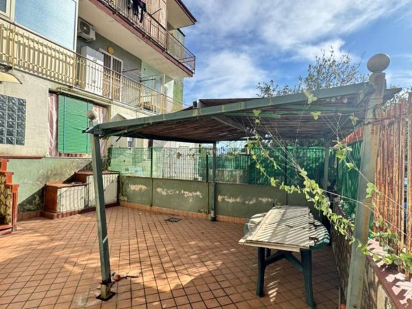 appartamento in vendita a Napoli in zona Pianura
