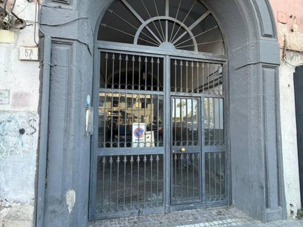 casa indipendente in vendita a Napoli in zona Chiaia