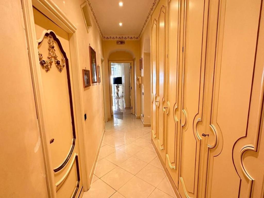 appartamento in vendita a Napoli in zona Pendino / San Giuseppe