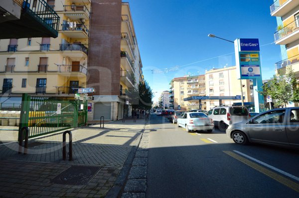 locale commerciale in vendita a Napoli in zona Soccavo