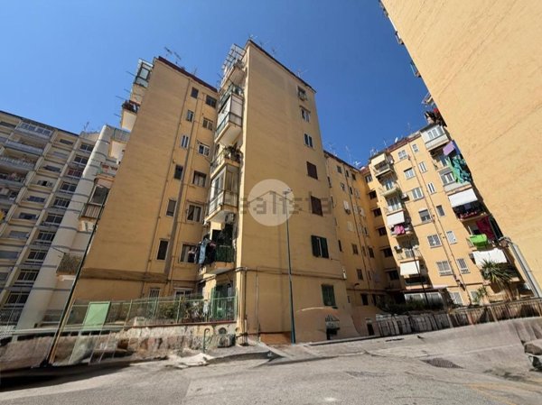 appartamento in vendita a Napoli in zona Fuorigrotta
