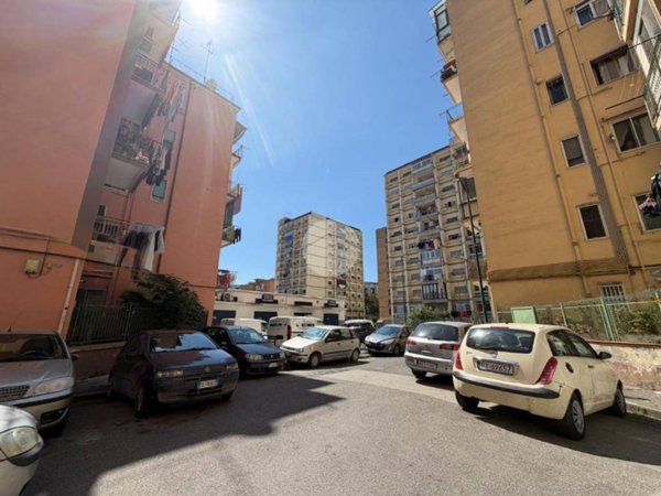 appartamento in vendita a Napoli in zona Fuorigrotta