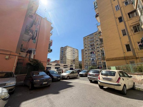 appartamento in vendita a Napoli in zona Fuorigrotta