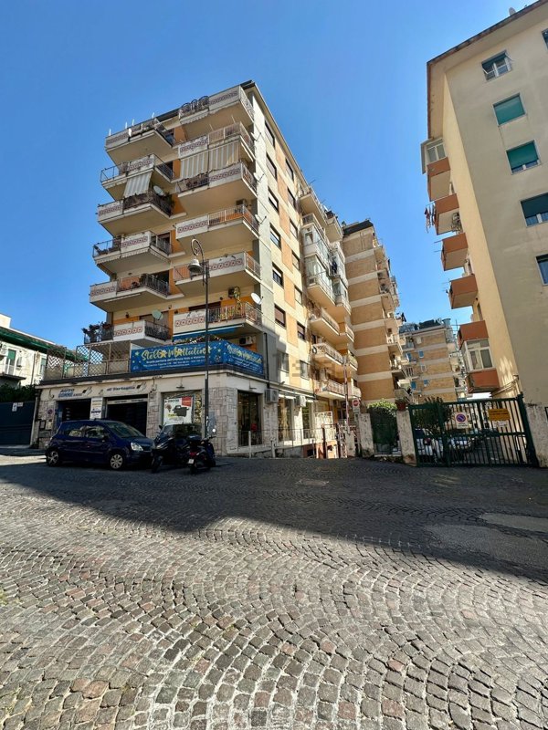 appartamento in vendita a Napoli in zona Arenella