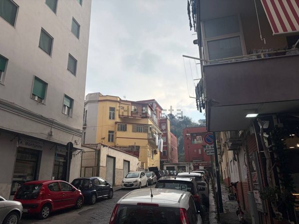 appartamento in vendita a Napoli in zona Fuorigrotta