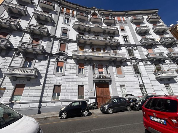 appartamento in vendita a Napoli in zona Chiaia