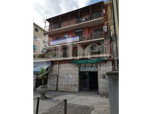 negozio in vendita a Napoli in zona Bagnoli