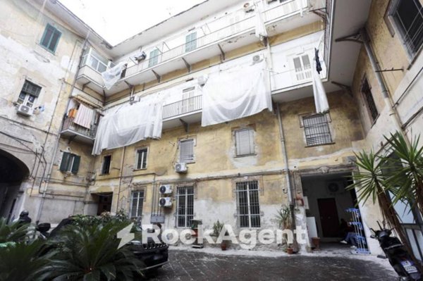 appartamento in vendita a Napoli in zona Mercato