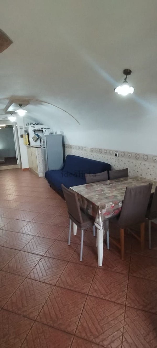 appartamento in vendita a Napoli in zona San Carlo all'Arena