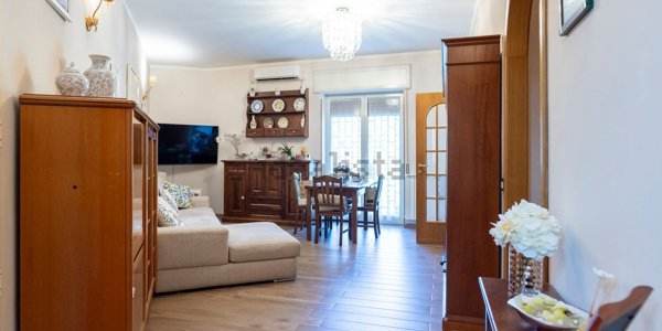 appartamento in vendita a Napoli in zona Arenella