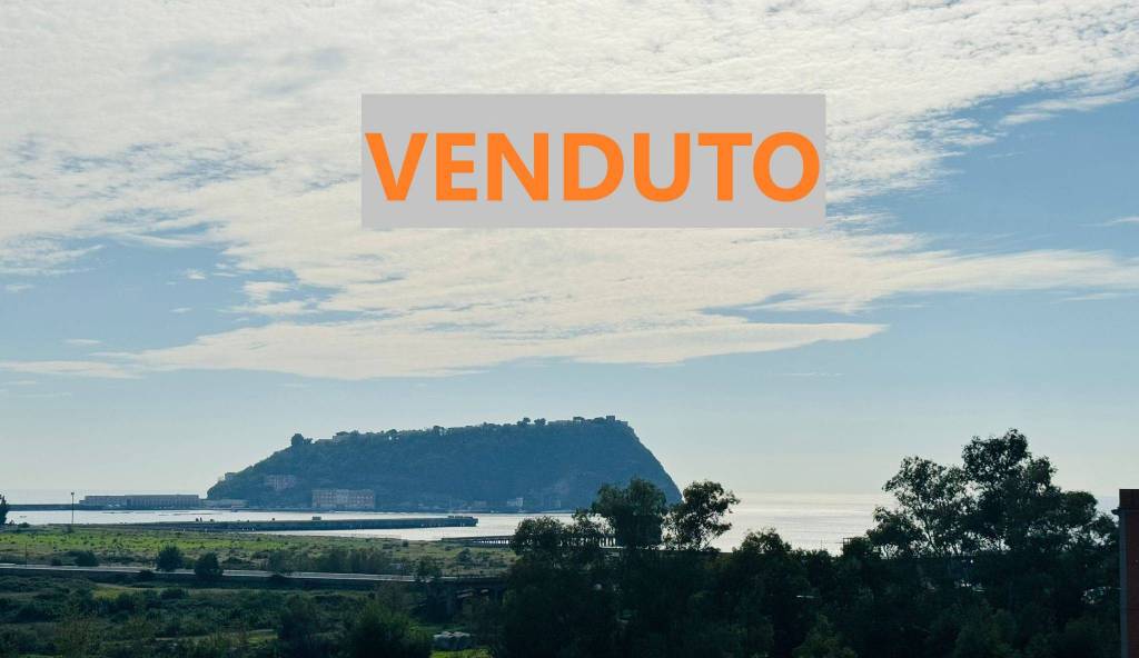 appartamento in vendita a Napoli in zona Pendino / San Giuseppe