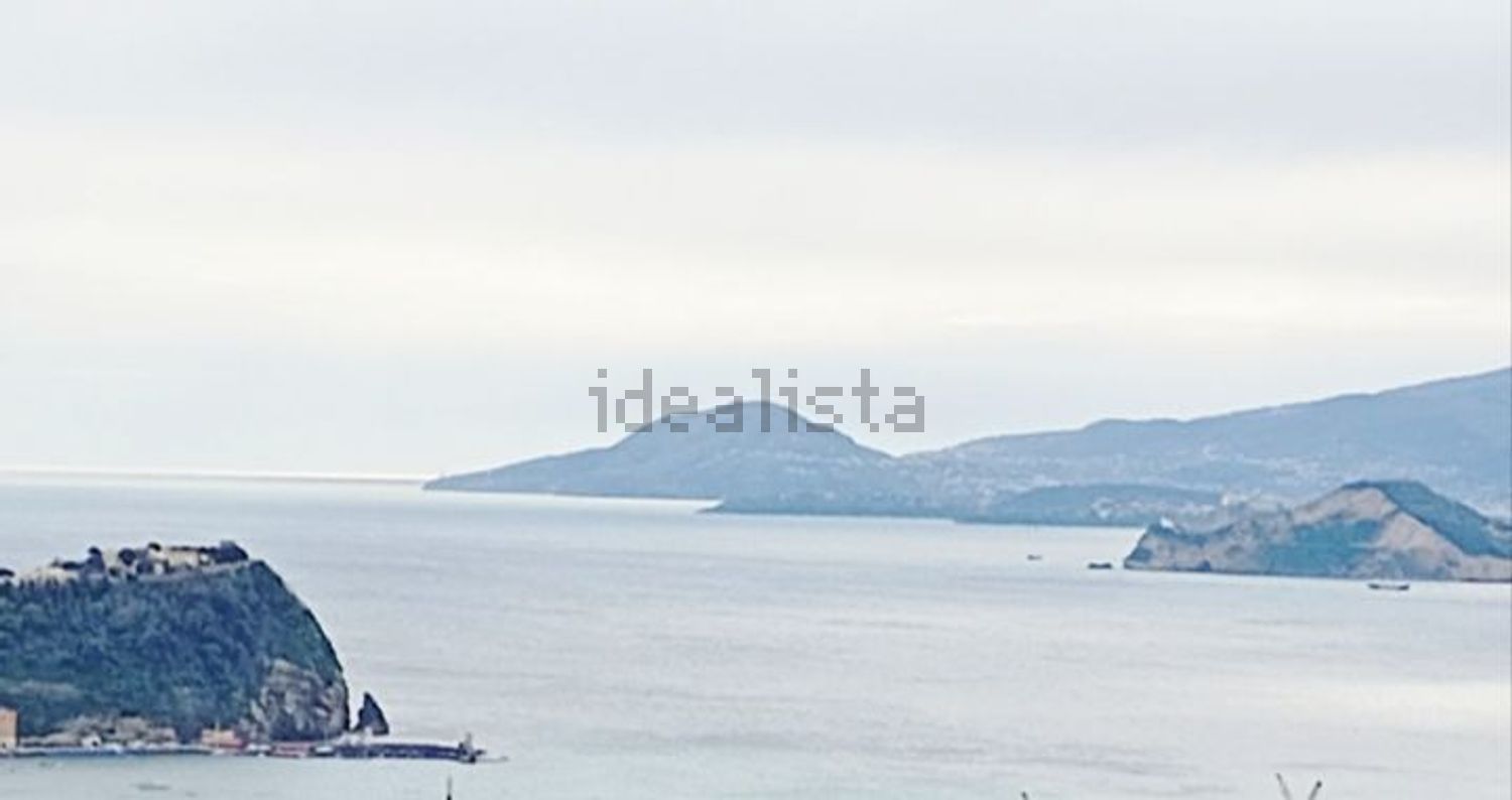 appartamento in vendita a Napoli in zona Posillipo
