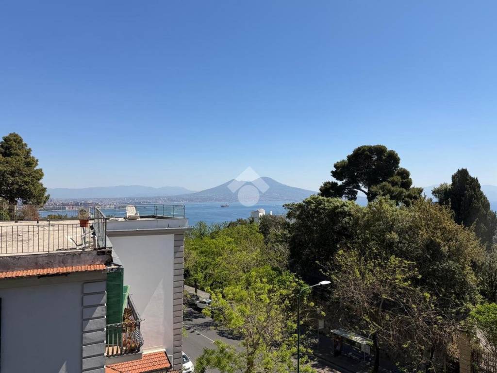 appartamento in vendita a Napoli in zona Posillipo