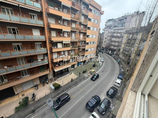 appartamento in vendita a Napoli in zona Arenella