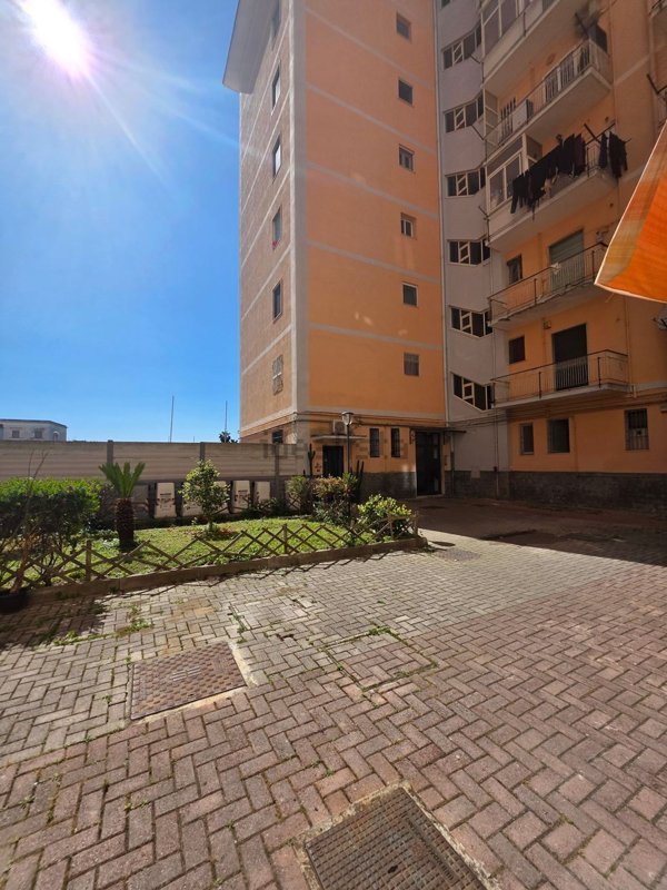 appartamento in vendita a Napoli in zona Barra