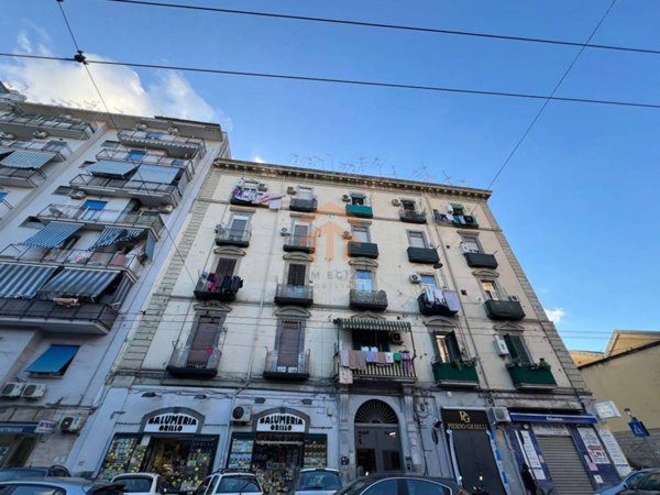 appartamento in vendita a Napoli in zona San Carlo all'Arena