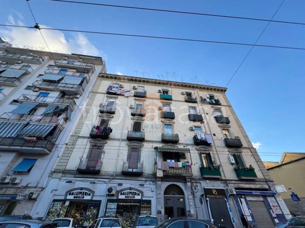 appartamento in vendita a Napoli in zona San Carlo all'Arena