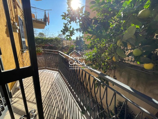 appartamento in vendita a Napoli in zona Barra