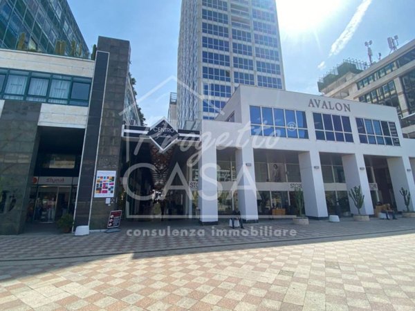 negozio in vendita a Napoli in zona Zona Industriale-Ferrovia