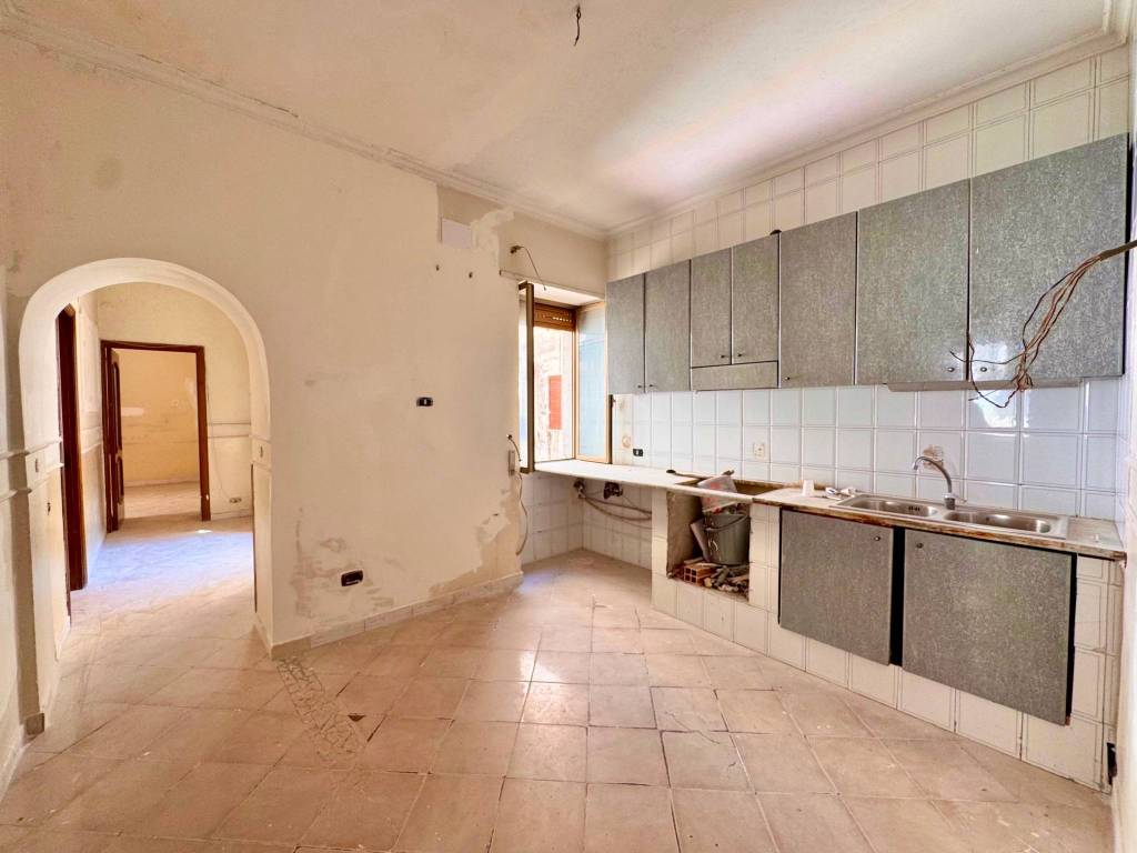 appartamento in vendita a Napoli in zona Stella