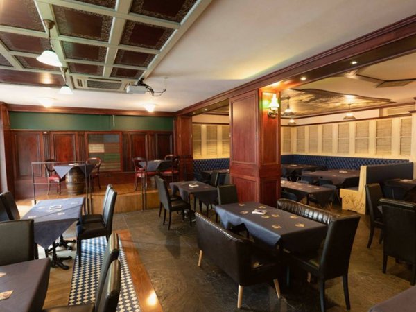 negozio in vendita a Napoli in zona Vomero