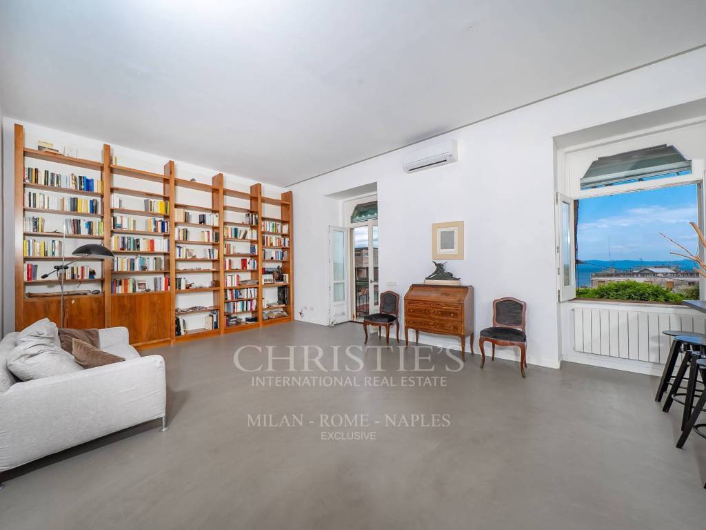appartamento in vendita a Napoli in zona Arenella