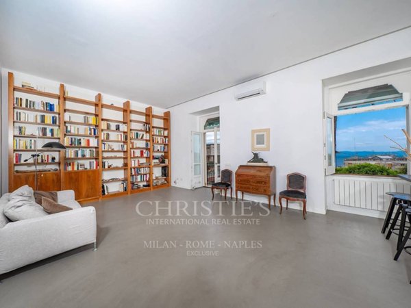 appartamento in vendita a Napoli in zona Vomero