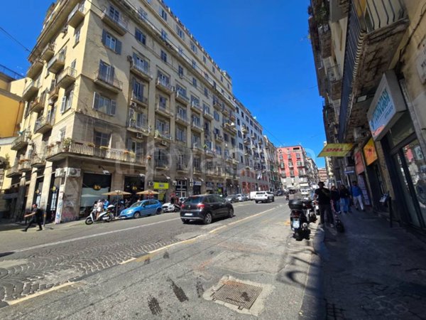 locale commerciale in vendita a Napoli