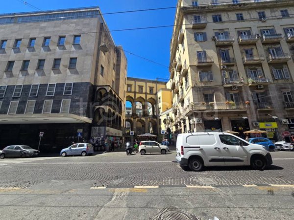 locale commerciale in vendita a Napoli