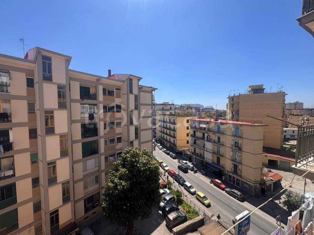 appartamento in vendita a Napoli in zona Fuorigrotta