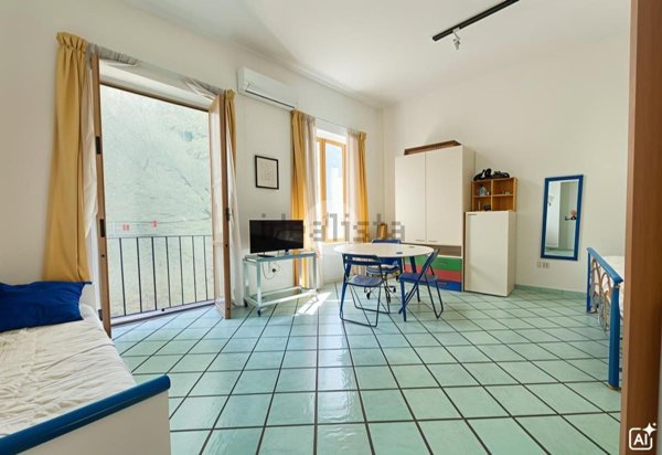 appartamento in vendita a Napoli in zona Pendino / San Giuseppe