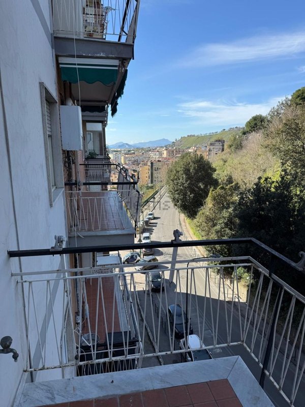 appartamento in vendita a Napoli in zona Bagnoli