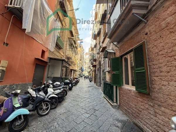 appartamento in vendita a Napoli in zona San Lorenzo