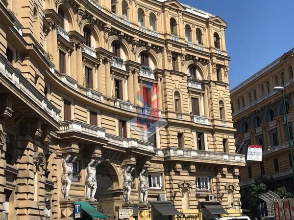 appartamento in vendita a Napoli in zona Pendino / San Giuseppe