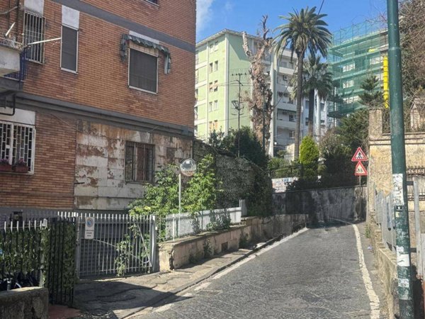 appartamento in vendita a Napoli in zona Arenella