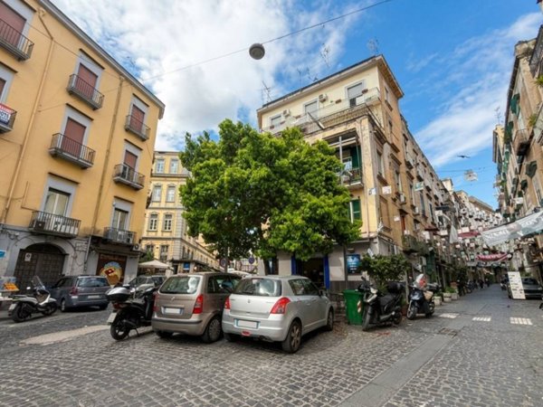 appartamento in vendita a Napoli in zona Stella