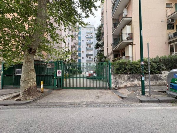 appartamento in vendita a Napoli in zona Arenella