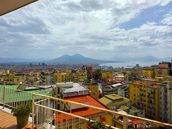 appartamento in vendita a Napoli in zona Arenella