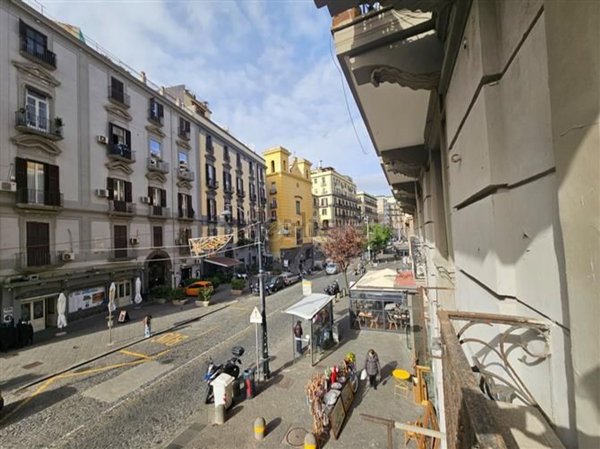 appartamento in vendita a Napoli in zona San Ferdinando