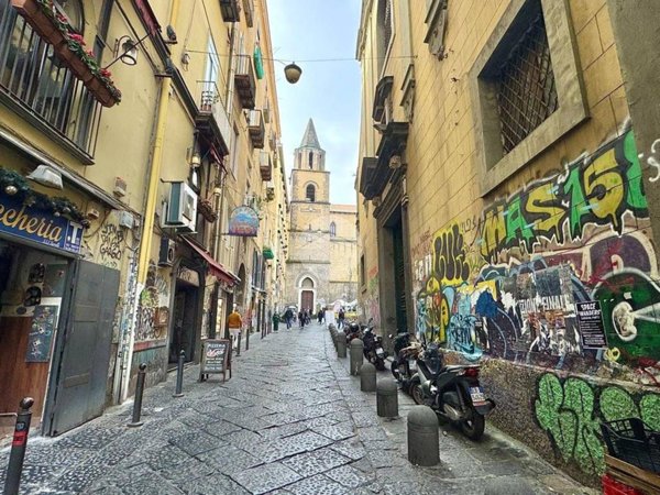 appartamento in vendita a Napoli in zona San Lorenzo