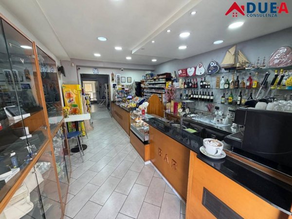 negozio in vendita a Napoli in zona Chiaiano