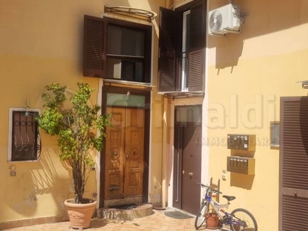 appartamento in vendita a Napoli in zona Stella