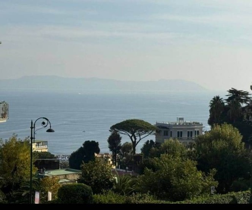appartamento in vendita a Napoli in zona Vomero