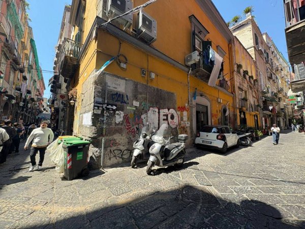 appartamento in vendita a Napoli in zona Bagnoli