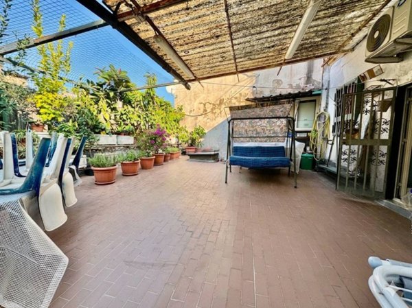 appartamento in vendita a Napoli in zona Stella