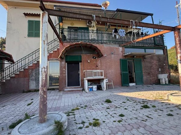 appartamento in vendita a Napoli in zona Bagnoli