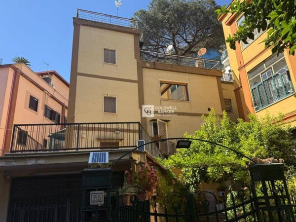 appartamento in vendita a Napoli in zona Capodichino