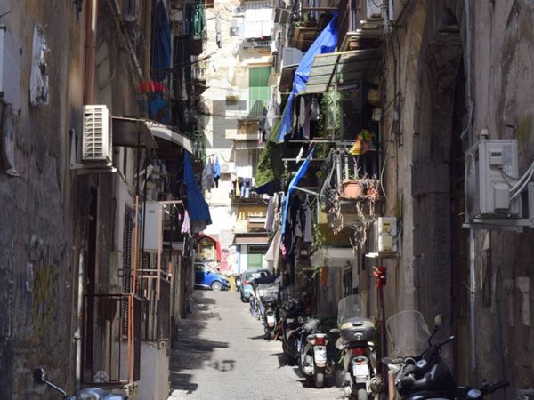appartamento in vendita a Napoli in zona Stella