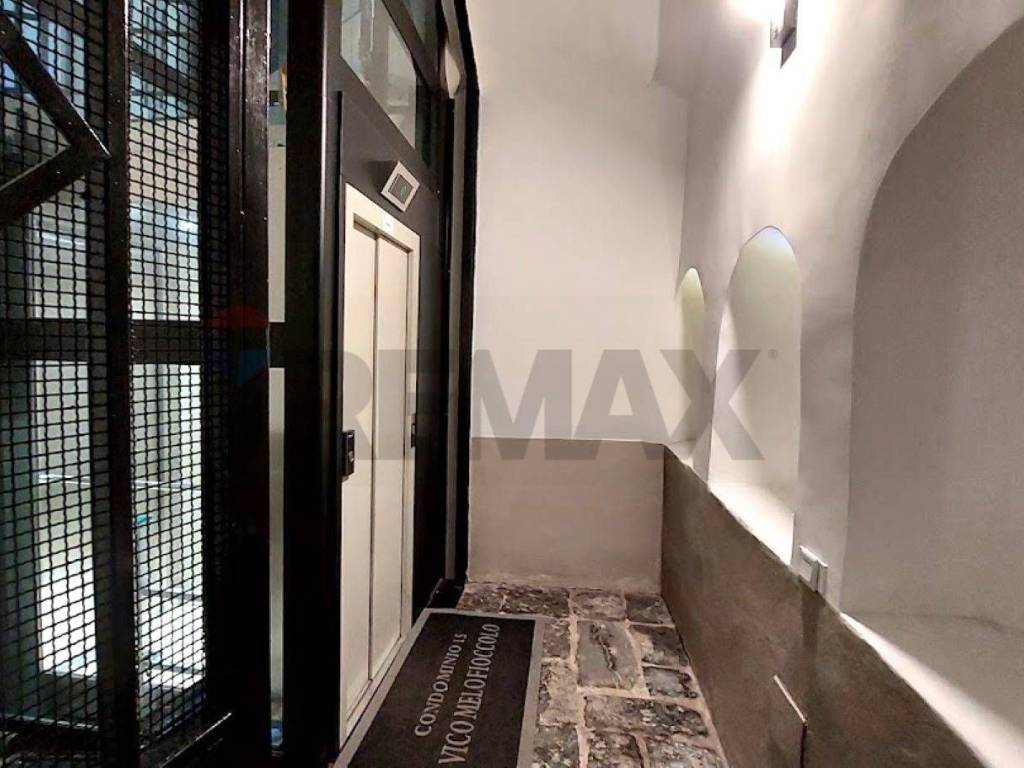 appartamento in vendita a Napoli in zona Porto