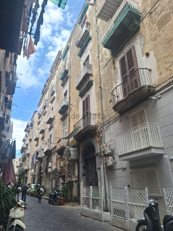 appartamento in vendita a Napoli in zona Stella